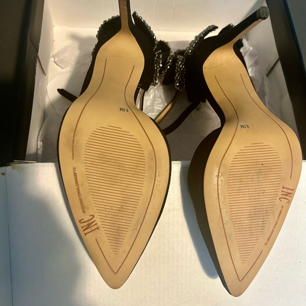 INC Kaison Evening Bow Pumps with Gems Black size 8.5 - Picture 7 of 9
